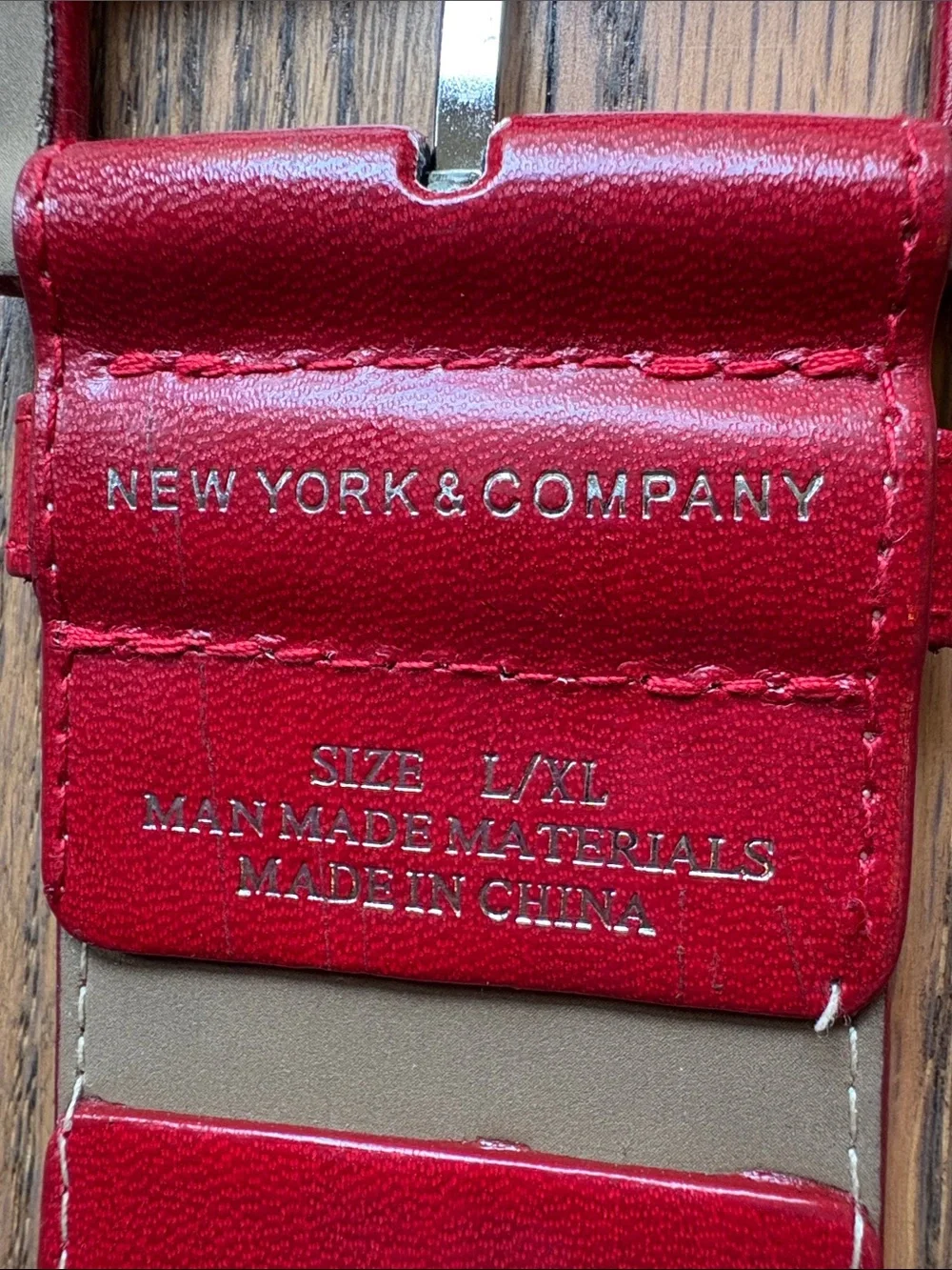 New York & Company sz L/XL red and black wide statement belt
